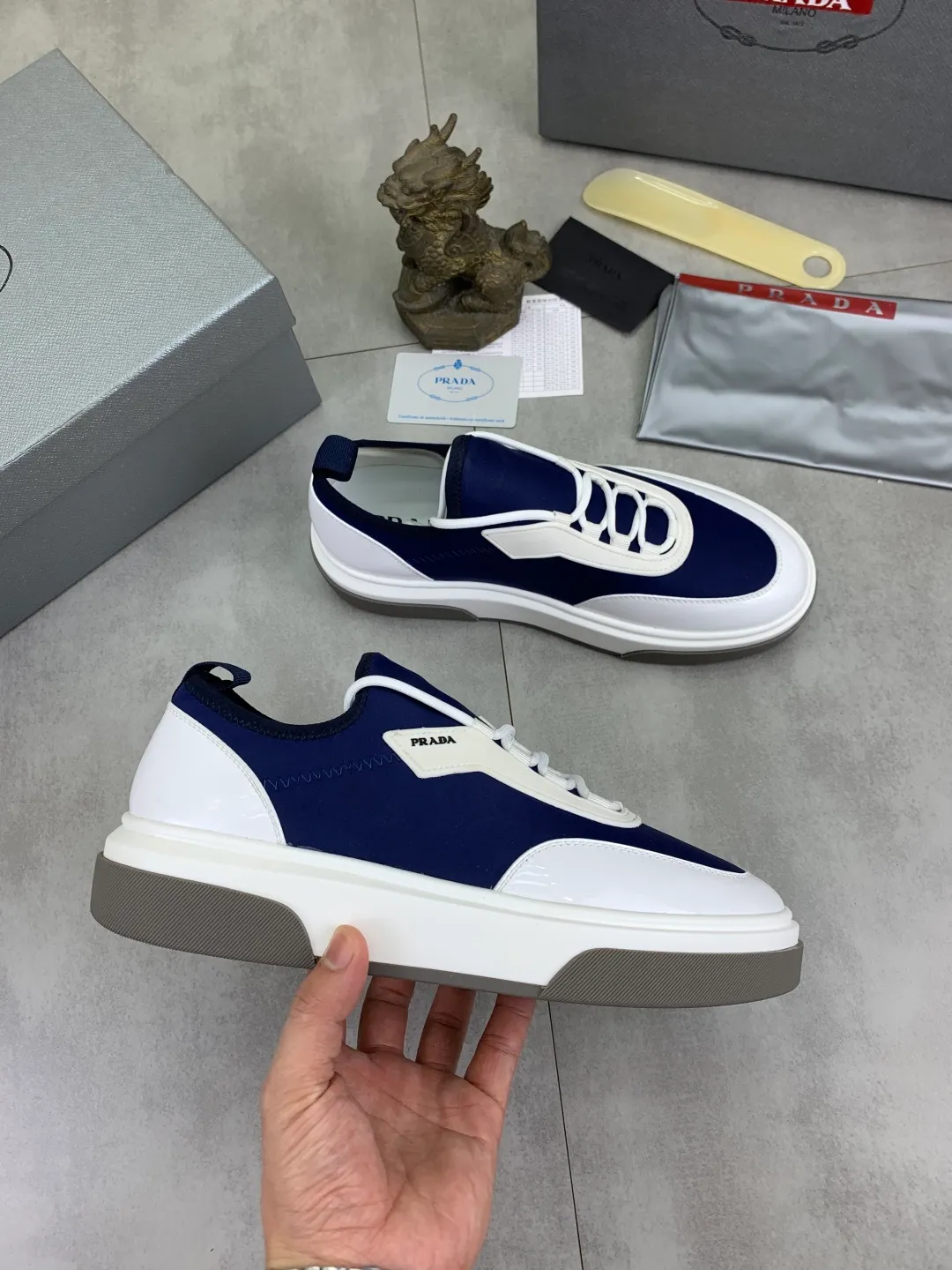 Men's men's shoes 💰P542💰 [New style] popular models are on the official website, 🆘 The trendy brand (Prada) mainly promotes popular models, avant-garde and versatile fashionable men's shoes private version mold opening, cowhide surface splicing 1:1.. Fashionable and simple, original imported cowhide lining cowhide feet; the atmosphere and personality are more fashionable, eye-catching and pursuing class. It will subvert the old idea and be a must-have for fashionistas with you! Must keep it! Tall and comfortable, large and low, high-end quality workmanship. Size: 38-44 3️⃣colors available.